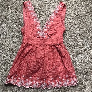 💕 3/$25 Polka dots and frills tank top